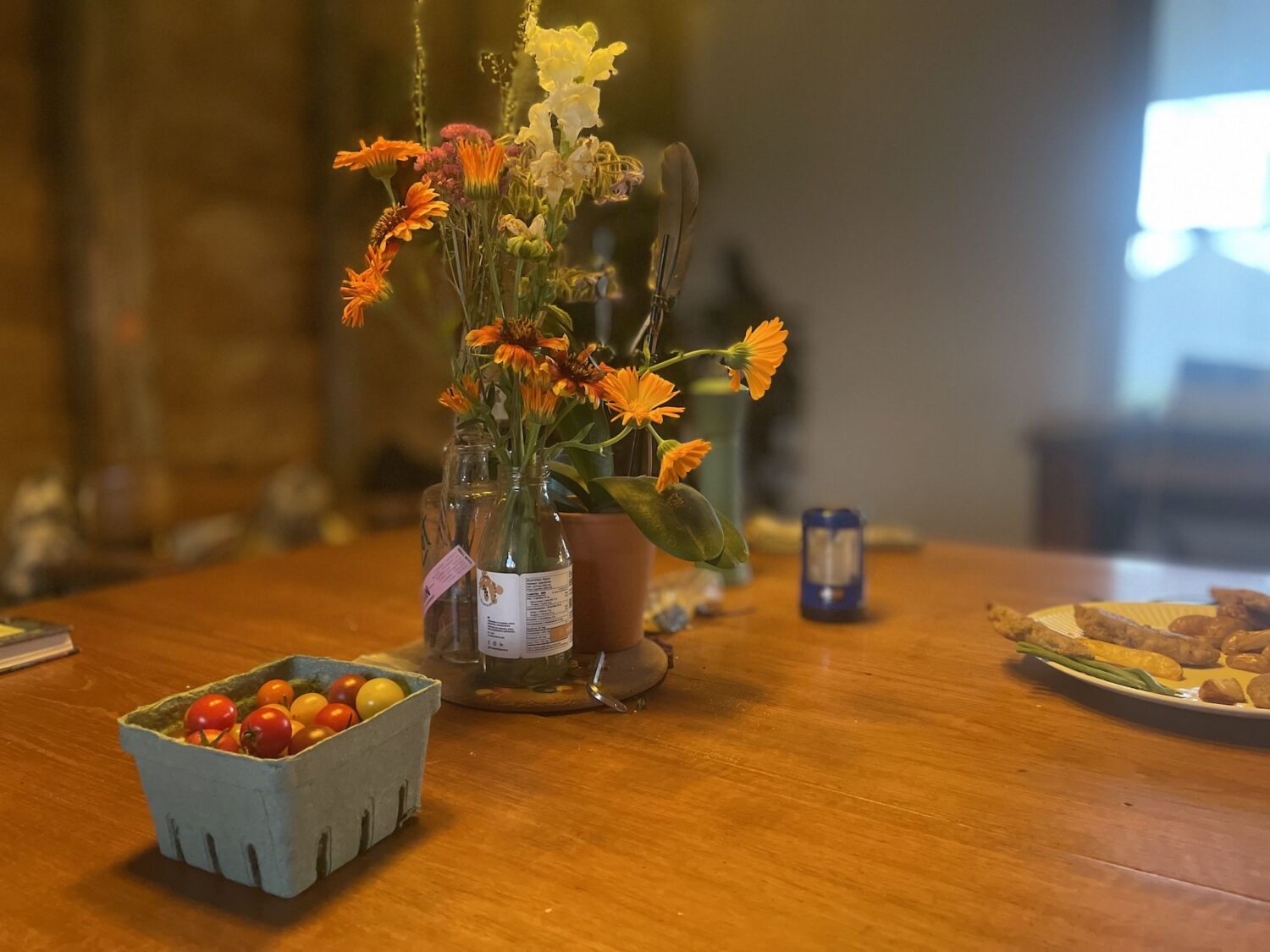 flowers and tomatoes - Almost Octuber*